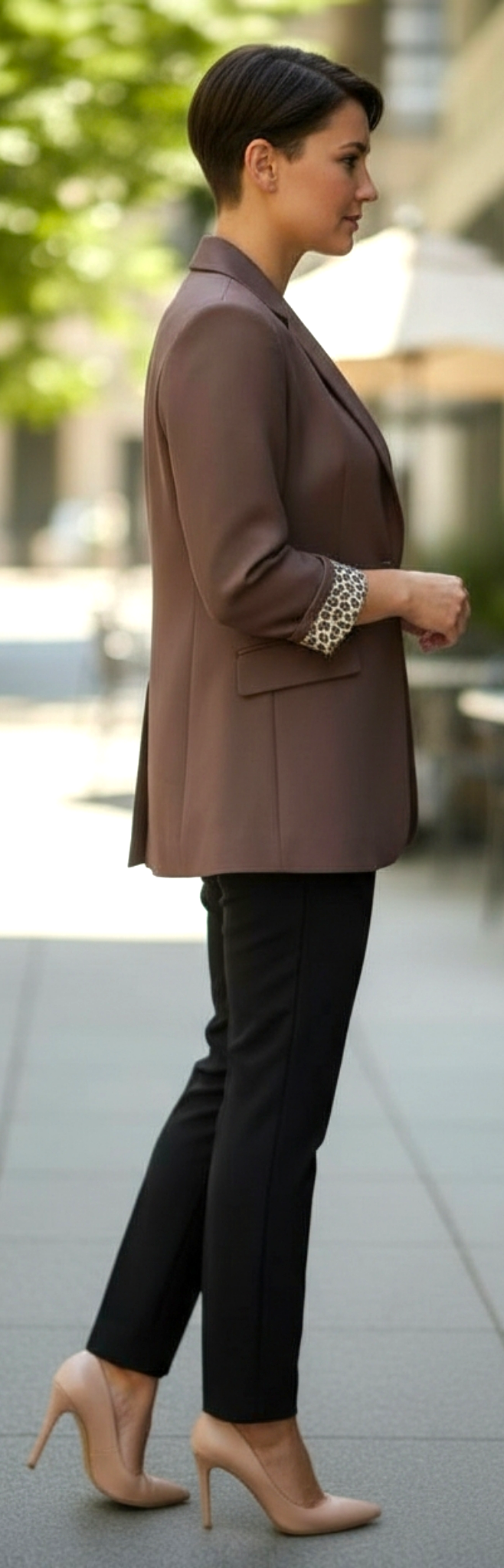 Classic Tailored Blazer — Brown (Size M)